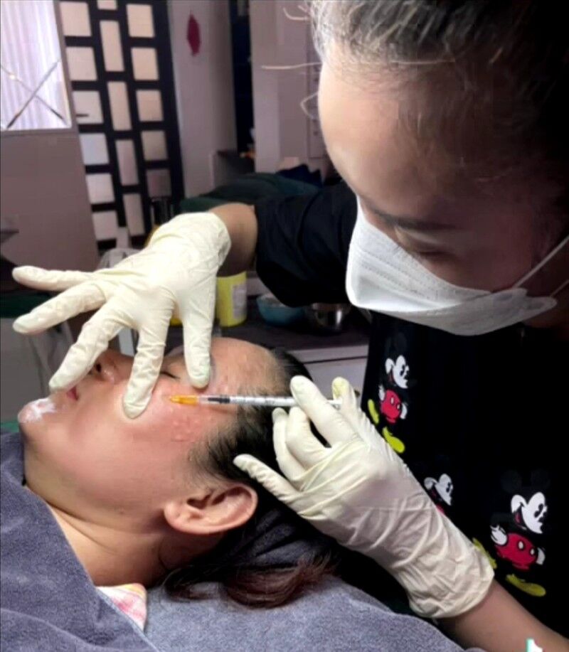 tiem-truyen-trang-da-can-trong-tien-mat-tat-mang-hinh-6.jpg