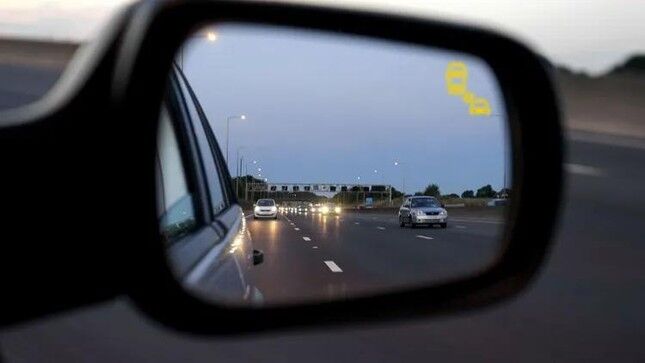 blind-spot-monitoring-2-353.jpg