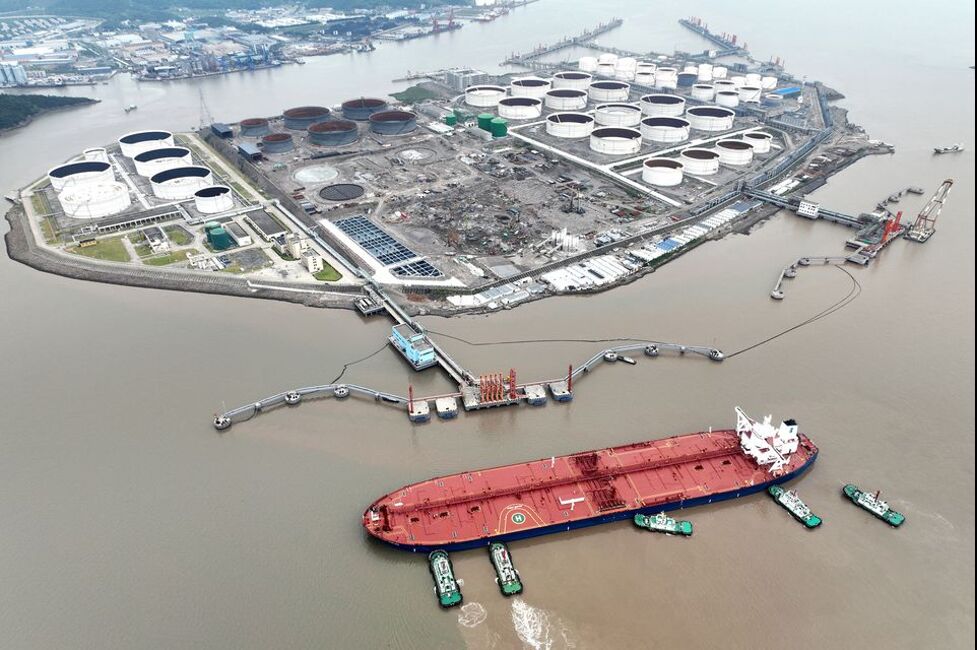 gia-xang-dau-hom-nay-111-the-gioi-quay-dau-giam-manh-trong-nuoc-du-bao-tang-20221031214524.png?rt=20221031214618