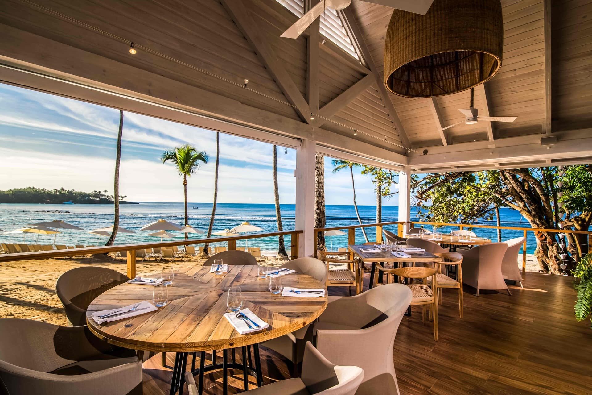 dining-minitas-beach-club-restaurant-16679034950381467480354.jpg