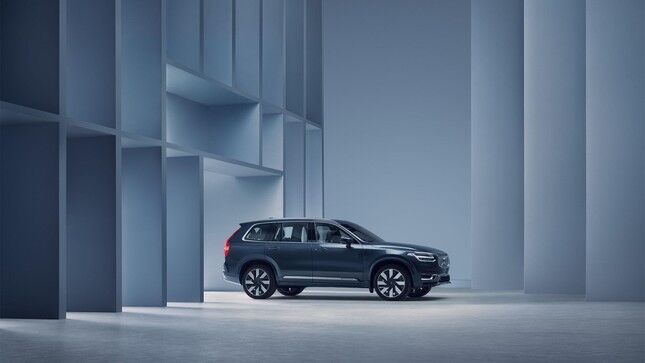 xc90-hybrid-scatteredgallery-overlaymedia-7-16x9-6263.jpg