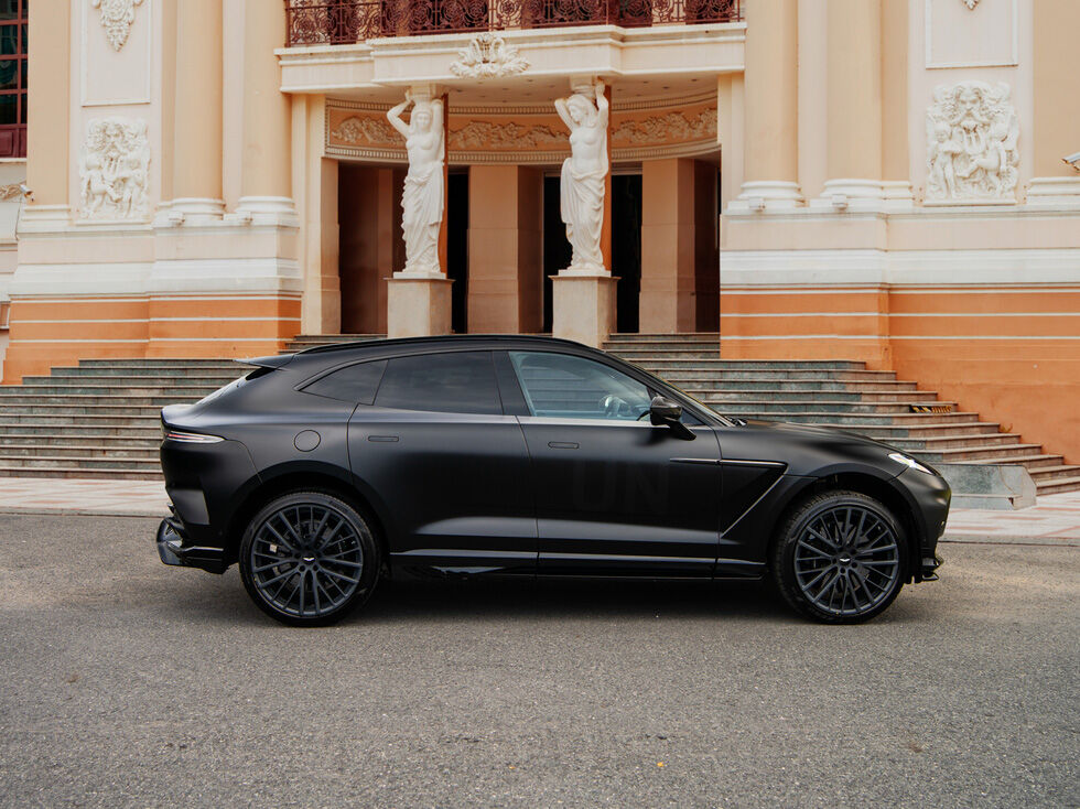 Aston Martin DBX707 giá hơn 21,8 tỉ đồng của ông Đặng Lê Nguyên Vũ về Việt Nam - Ảnh 4. Aston Martin DBX707 giá hơn 21,8 tỉ đồng của ông Đặng Lê Nguyên Vũ về Việt Nam - Ảnh 4.