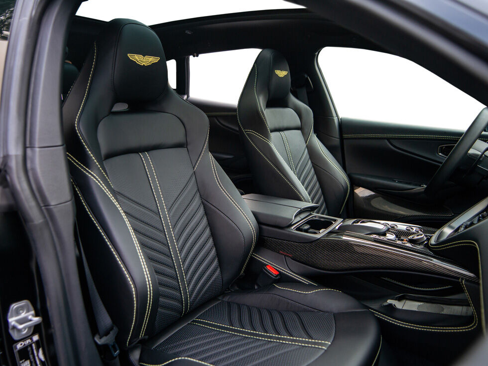 Aston Martin DBX707 giá hơn 21,8 tỉ đồng của ông Đặng Lê Nguyên Vũ về Việt Nam - Ảnh 10. Aston Martin DBX707 giá hơn 21,8 tỉ đồng của ông Đặng Lê Nguyên Vũ về Việt Nam - Ảnh 10.