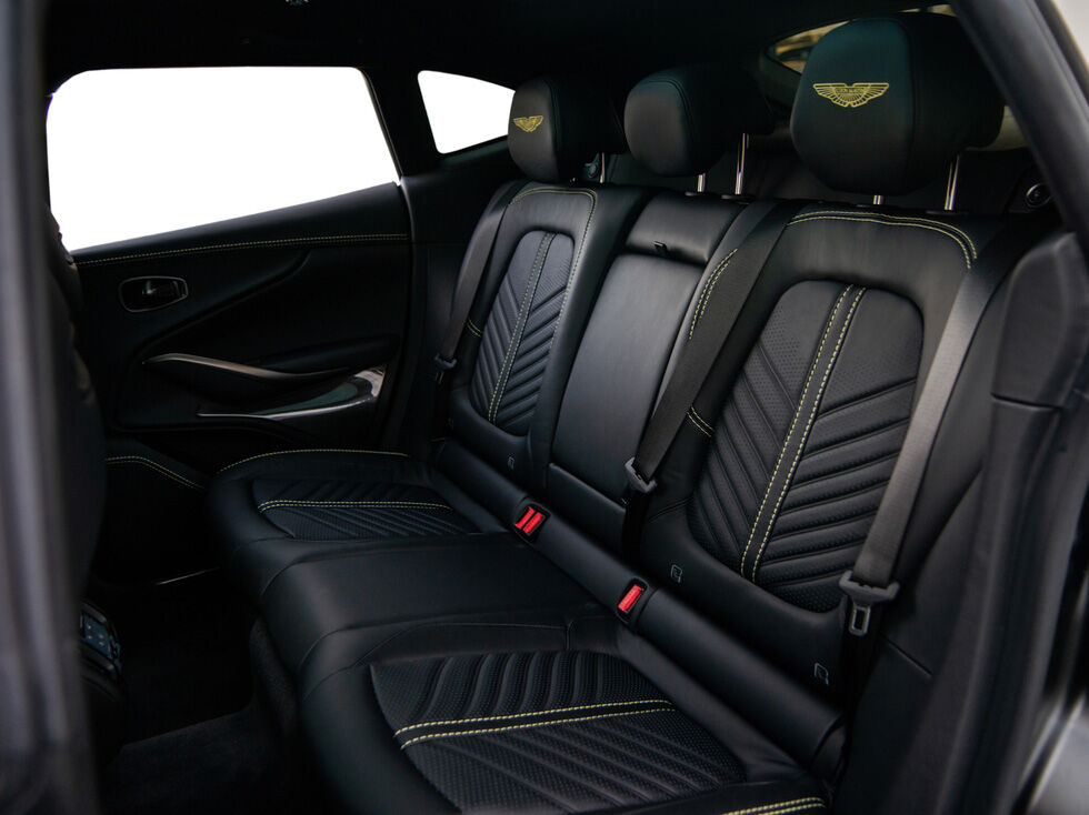 Aston Martin DBX707 giá hơn 21,8 tỉ đồng của ông Đặng Lê Nguyên Vũ về Việt Nam - Ảnh 11. Aston Martin DBX707 giá hơn 21,8 tỉ đồng của ông Đặng Lê Nguyên Vũ về Việt Nam - Ảnh 11.