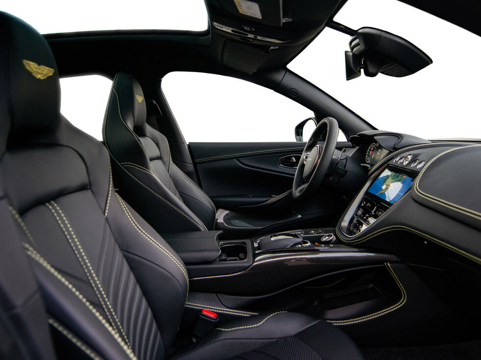 Aston Martin DBX707 giá hơn 21,8 tỉ đồng của ông Đặng Lê Nguyên Vũ về Việt Nam - Ảnh 8. Aston Martin DBX707 giá hơn 21,8 tỉ đồng của ông Đặng Lê Nguyên Vũ về Việt Nam - Ảnh 8.