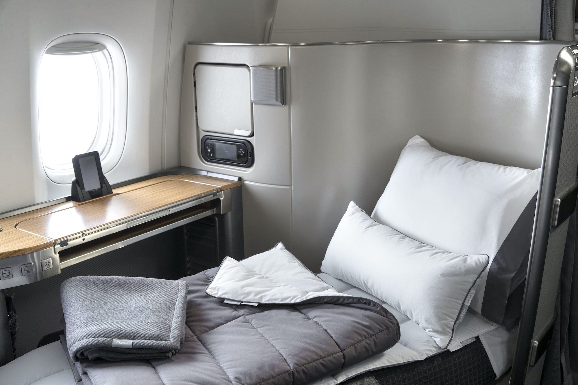 American Airlines đã bỏ ghế hạng nhất trên các chuyến bay quốc tế vì 'ế khách'.