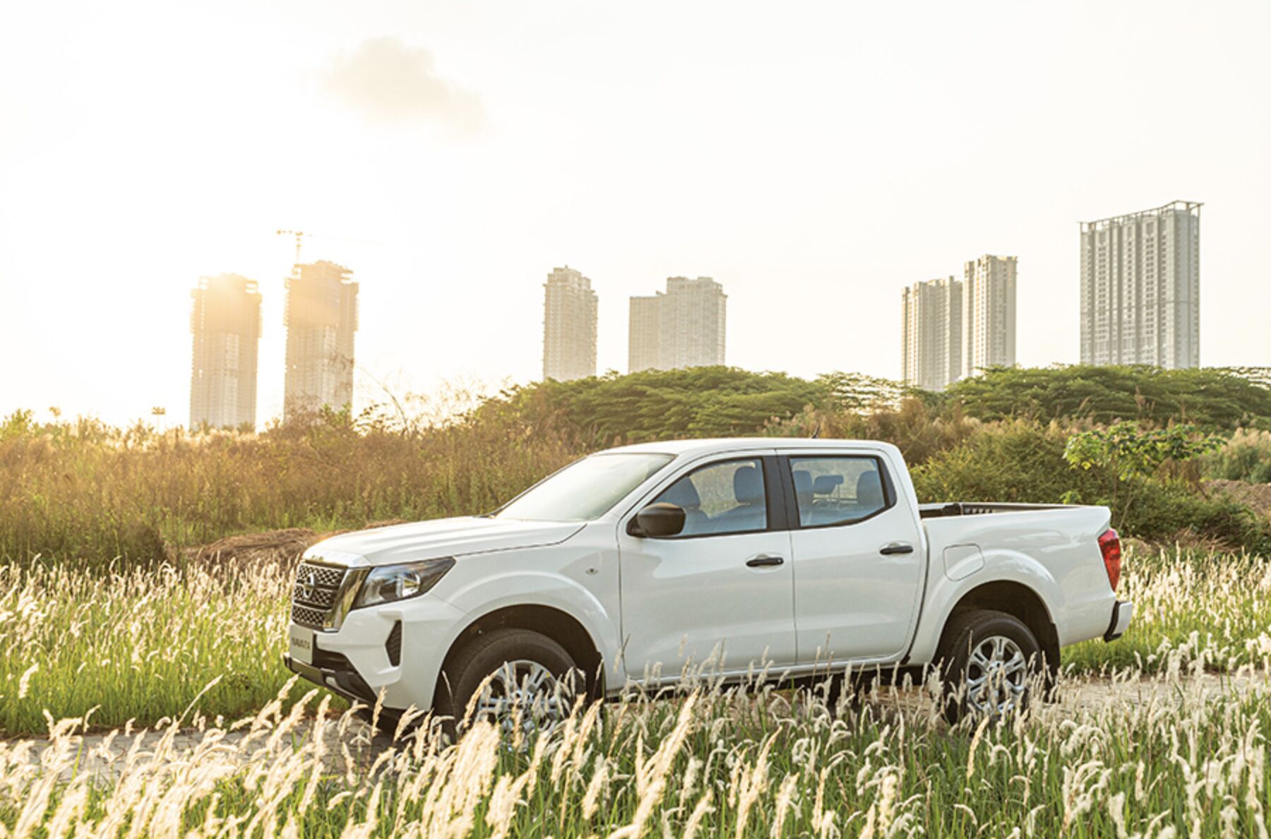 navara-el-16698854689351616688022.png
