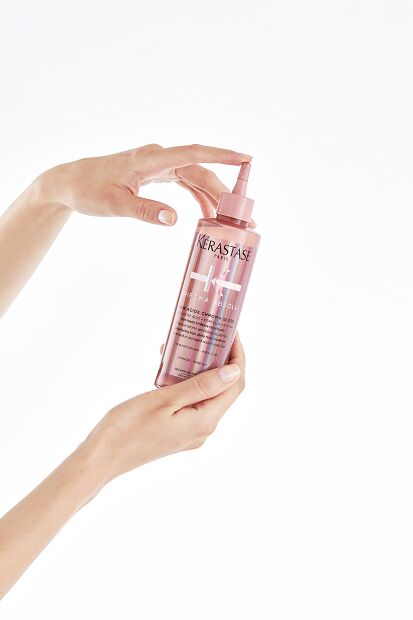 KER_CHROMAABSOLU_SOINACIDECHROMAGLOSS_3474637059101_PRODUCTSINHAND.png