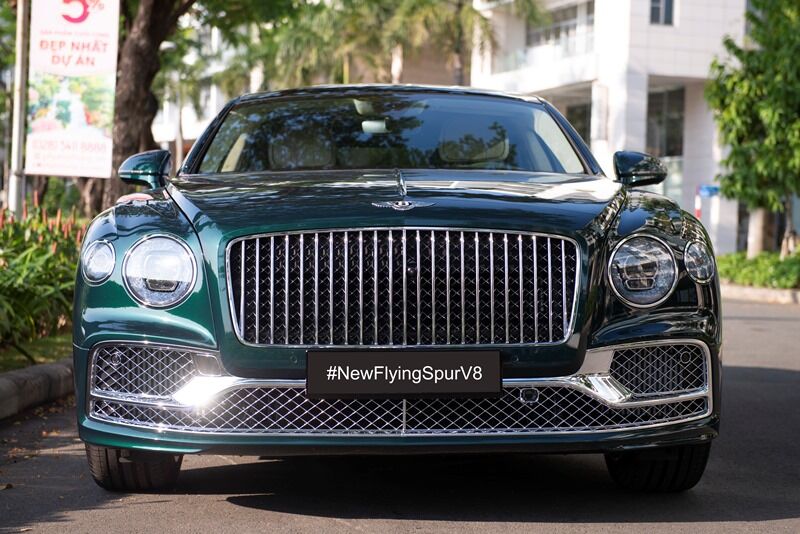 Bentley Flying Spur V8 cập bến Việt Nam với màu xanh Viridian độc lạ