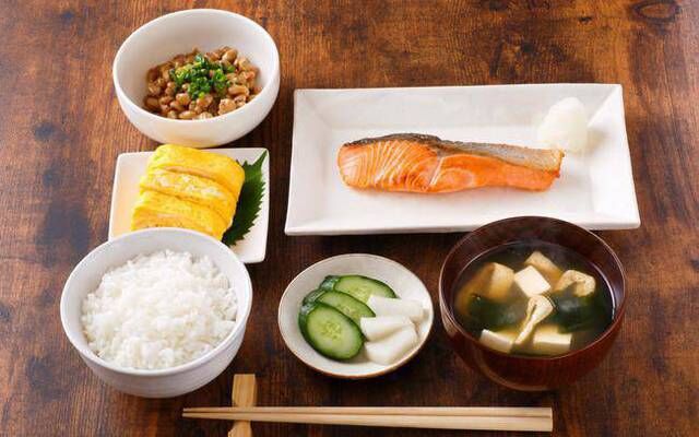 Lười tập thể dục nhưng vì sao người Nhật sống lâu nhất thế giới? - Ảnh 2. Lười tập thể dục nhưng vì sao người Nhật sống lâu nhất thế giới? - Ảnh 2.