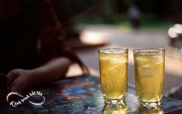 Thứ đồ giải khát rẻ ở Việt Nam được người nước ngoài ca ngợi là "người hùng thầm lặng"
