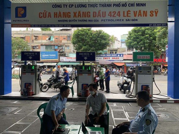 Cửa hàng nếu để hết xăng 2 ngày sẽ bị xử lý nghiêm theo quy định