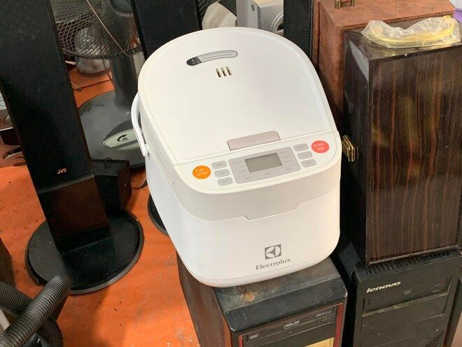 Lần đầu đi chợ đồ cũ Vạn Phúc: lạc vào thiên đường đồ gia dụng cũ người mới ta, toàn món xịn mà giá cực mềm chỉ từ 50k - Ảnh 12. Lần đầu đi chợ đồ cũ Vạn Phúc: lạc vào thiên đường đồ gia dụng cũ người mới ta, toàn món xịn mà giá cực mềm chỉ từ 50k - Ảnh 12.