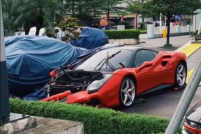 ferrari-488-nat-dau-trong-dai-ly-volvo-ha-noi-1658560025503-1658562938076.png