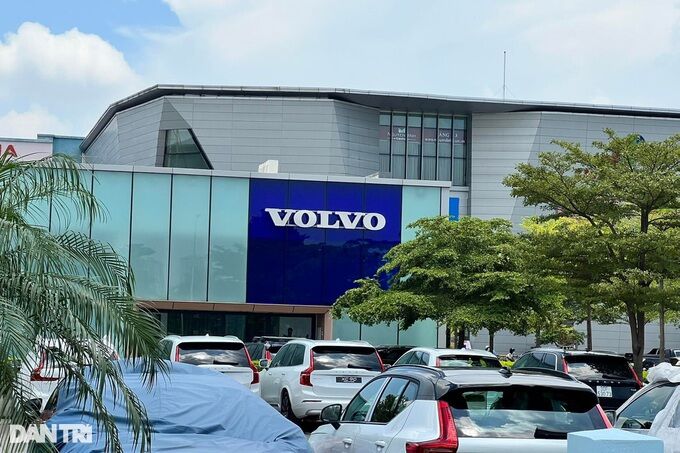 volvo-ha-noi-sau-vu-tai-nan-ferrari-488-1658560166465-1658562830758.jpg