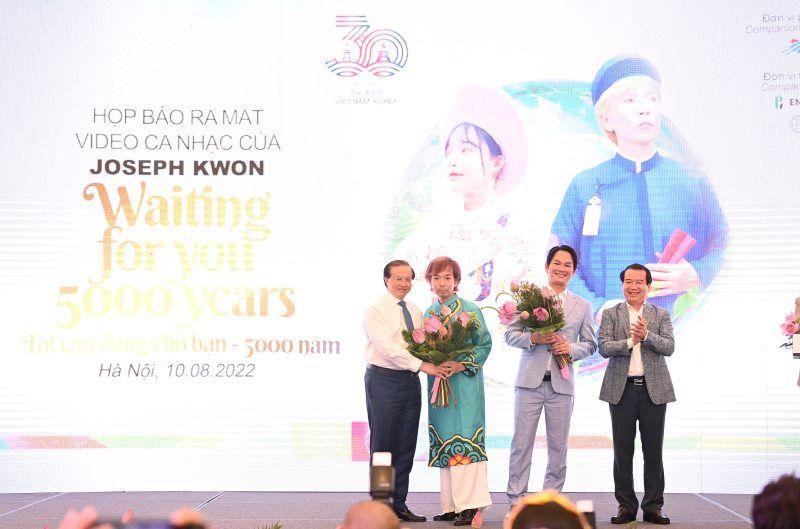 Ca sĩ Hàn Quốc Joseph Kwon tung 2 MV quảng bá du lịch Việt Nam
