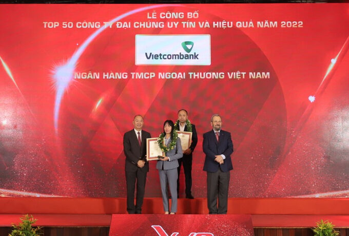 20220810_qhcc_bhh_vietcombankdandautop10vnr_anh-nhan-top-cong-ty-dai-chung-1448.jpeg