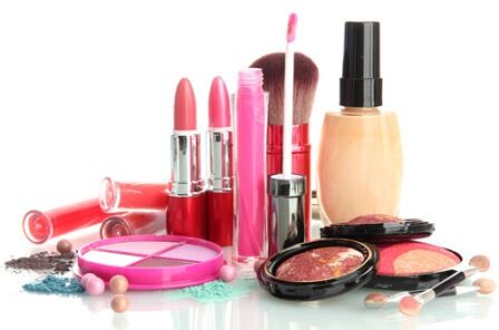 Hàng loạt sản phẩm mỹ phẩm chứa hóa chất có thể ảnh hưởng tới nội tiết của phụ nữ