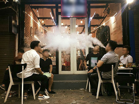 vi-thanh-nien-hut-thuoc.jpg