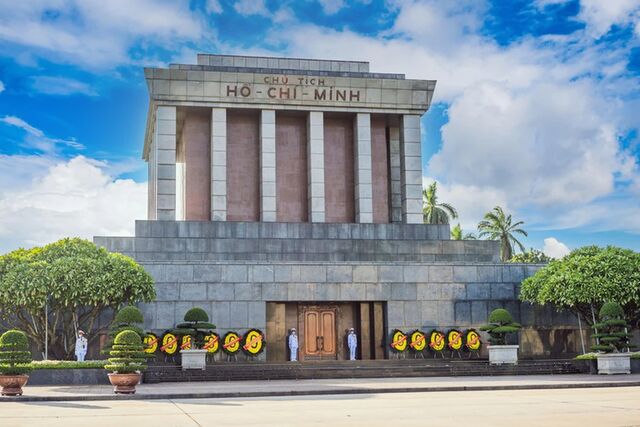 11 điểm du lịch đến Hà Nội là phải ghé qua: Có nơi lên ảnh sống ảo cực đẹp nhưng phải cẩn thận - Ảnh 3. 11 điểm du lịch đến Hà Nội là phải ghé qua: Có nơi lên ảnh sống ảo cực đẹp nhưng phải cẩn thận - Ảnh 3.