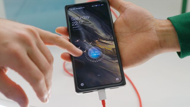 Cuộc "nội chiến" sạc nhanh giữa những smartphone Android - Ảnh 4. Cuộc "nội chiến" sạc nhanh giữa những smartphone Android - Ảnh 4.