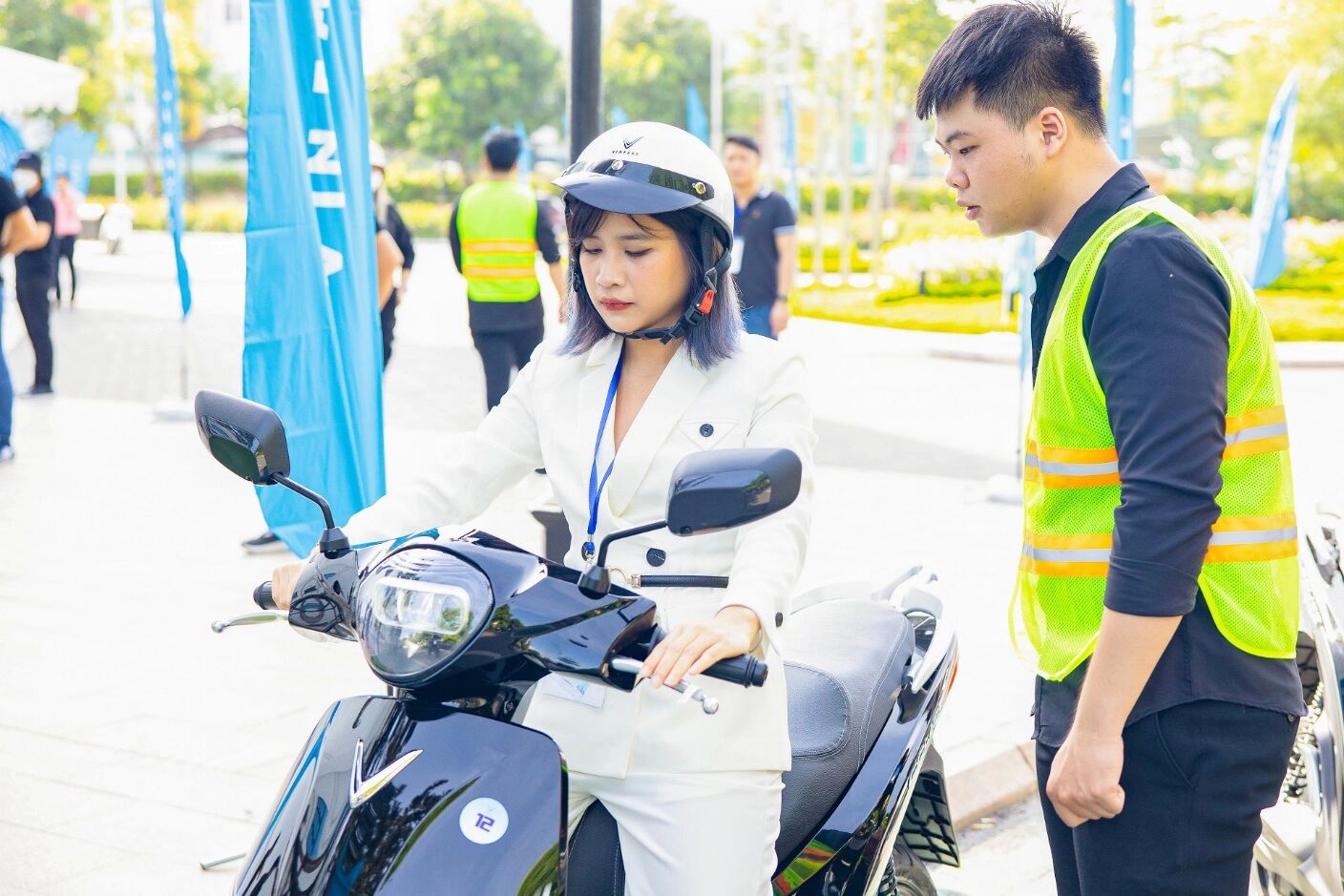 Có gì trên xe máy điện VinFast lần đầu tiên được cập nhật phần mềm? - Ảnh 1. Có gì trên xe máy điện VinFast lần đầu tiên được cập nhật phần mềm? - Ảnh 1.