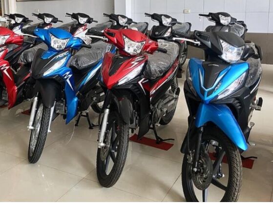 Cập nhật giá xe máy Honda Wave RSX ngày cuối tháng