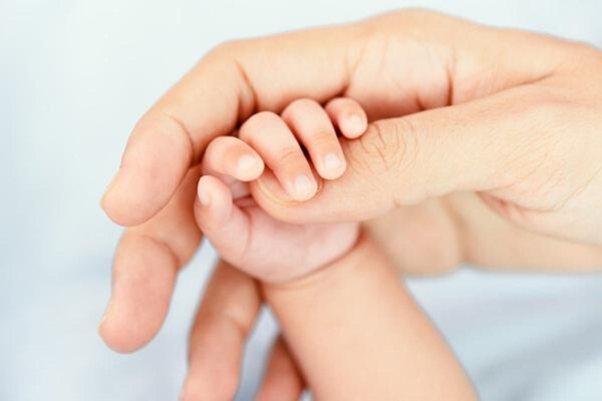 3 bộ phận ba mẹ nên massage mỗi ngày cho con, giúp bé ăn ngoan và ngủ sâu giấc