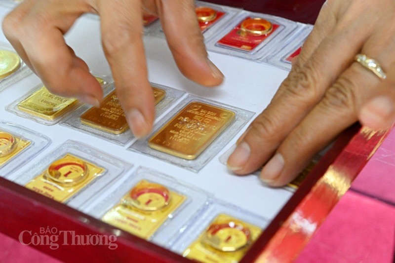Giá vàng hôm nay ngày 26/10/2023, giá vàng SJC, giá vàng 9999, giá vàng 24k, giá vàng 18k 26/10/2023. Ảnh: Cấn Dũng