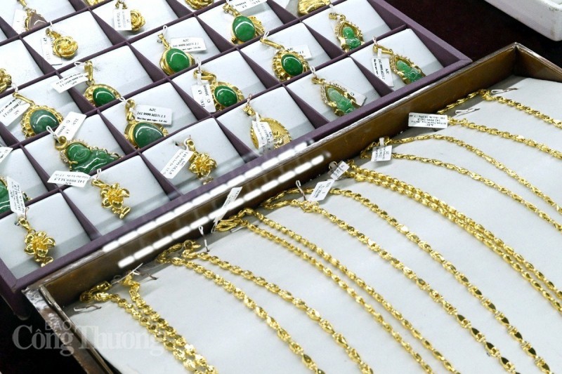 Giá vàng hôm nay ngày 7/11/2023, giá vàng SJC, giá vàng 9999, giá vàng 24k, giá vàng 18k 7/11/2023. Ảnh: Cấn Dũng