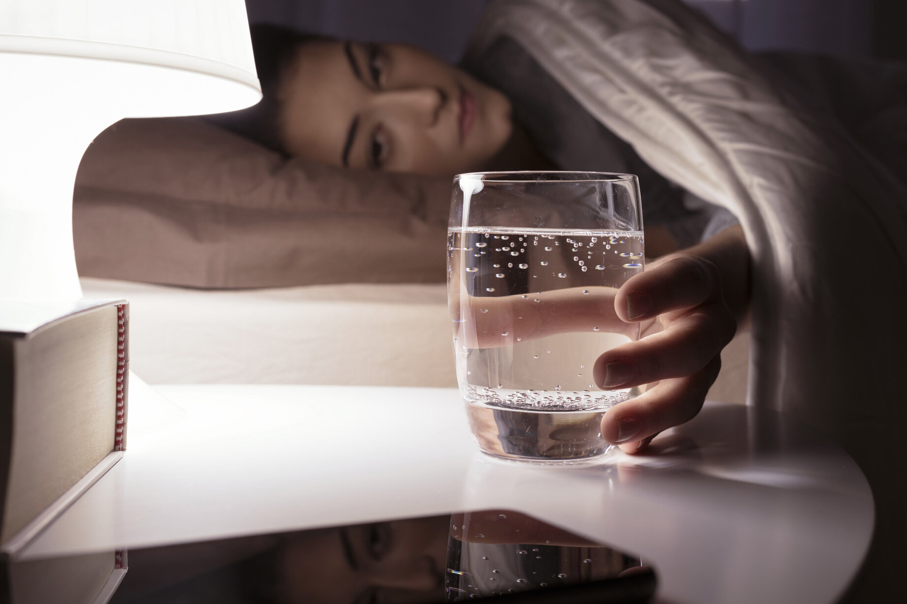Làm 1 việc 5 phút trước khi đi ngủ có thể ngăn ngừa bệnh tim mạch, kiểm soát đường máu và tốt cho hô hấp