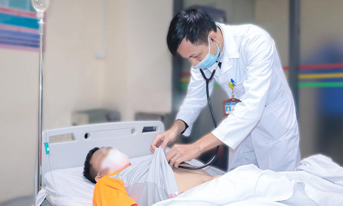 benh-nhan-tim-mach-va-dot-quy-tang-cao-trong-mua-ret-ha-noi_65844cef2be72.png