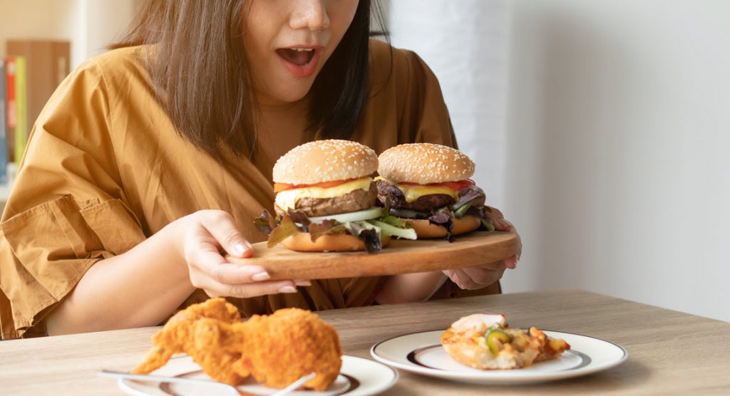 Người dễ bị tế bào ung thư tấn công thường có 5 điểm chung khi ăn uống