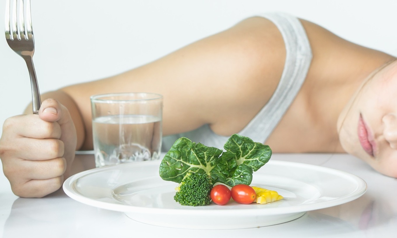 tCô gái 57kg quyết tâm giảm cân đón năm mới, một tháng sau tăng lên 60kg