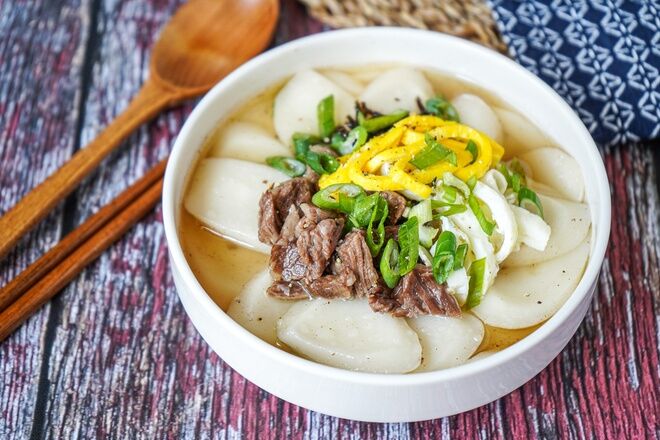Tteokguk_Korean_Rice_Cake_Soup_3_of_3.jpg