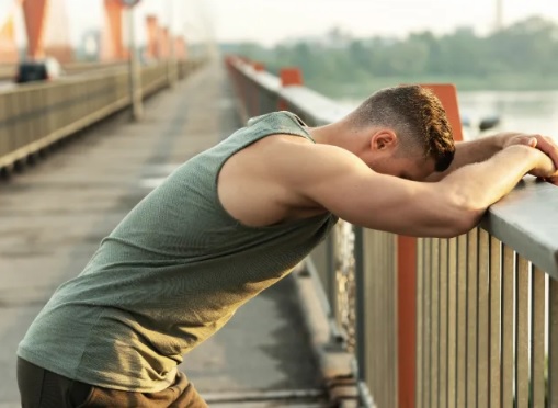 thói quen khi ăn uống đang phá hủy cơ thể sau tuổi 30