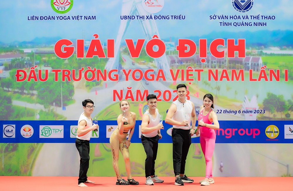 Những VĐV xuất sắc của Yoga Sống khỏe.