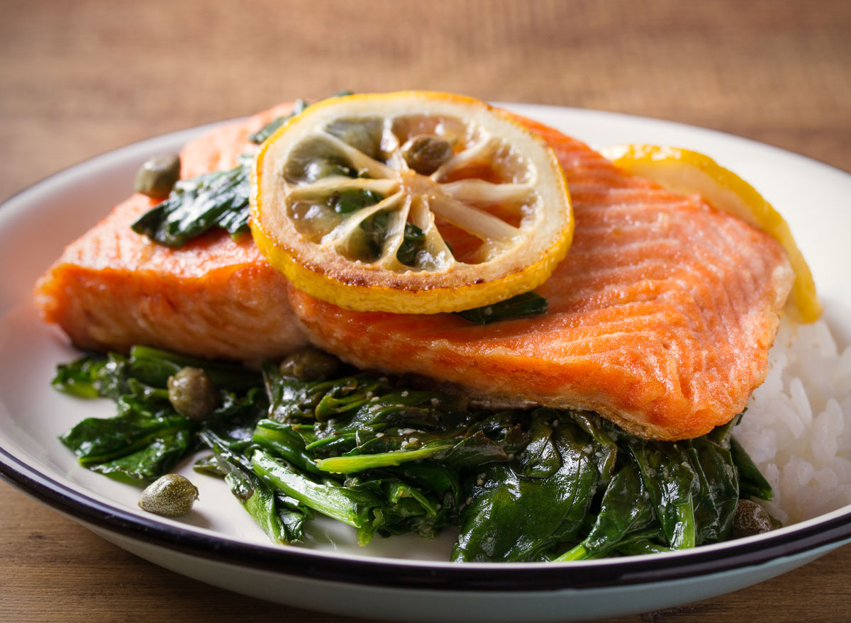 seared-salmon-lemon-16876805293912078244927.jpg