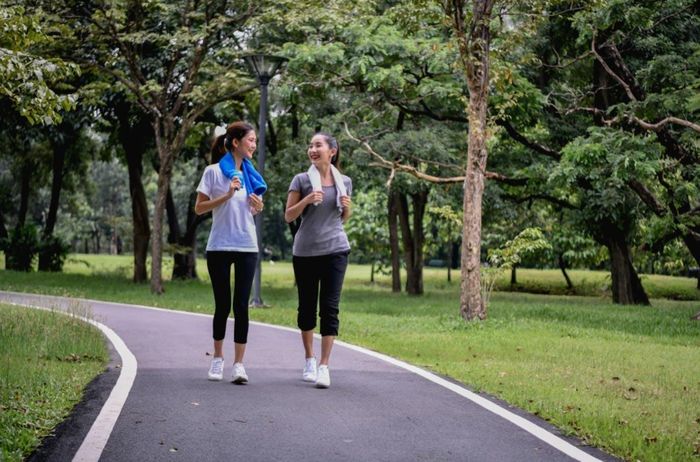 Đi bộ cần biết những điều này để tránh hại xương khớp