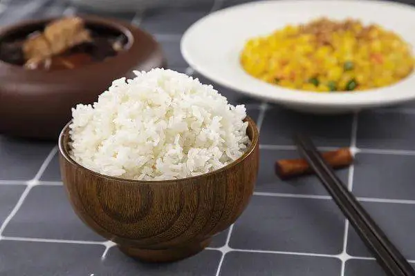 WHO cảnh báo chất độc gây ung thư rất mạnh, trú ngụ ở 2 món đồ và 3 món ăn quen thuộc trong nhà mà ít người để ý
