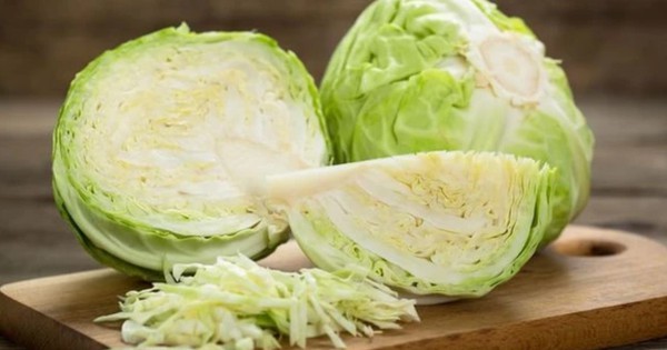 Bắp cải vừa ngon, vừa là bài thuốc rẻ, nhưng ai không nên ăn?