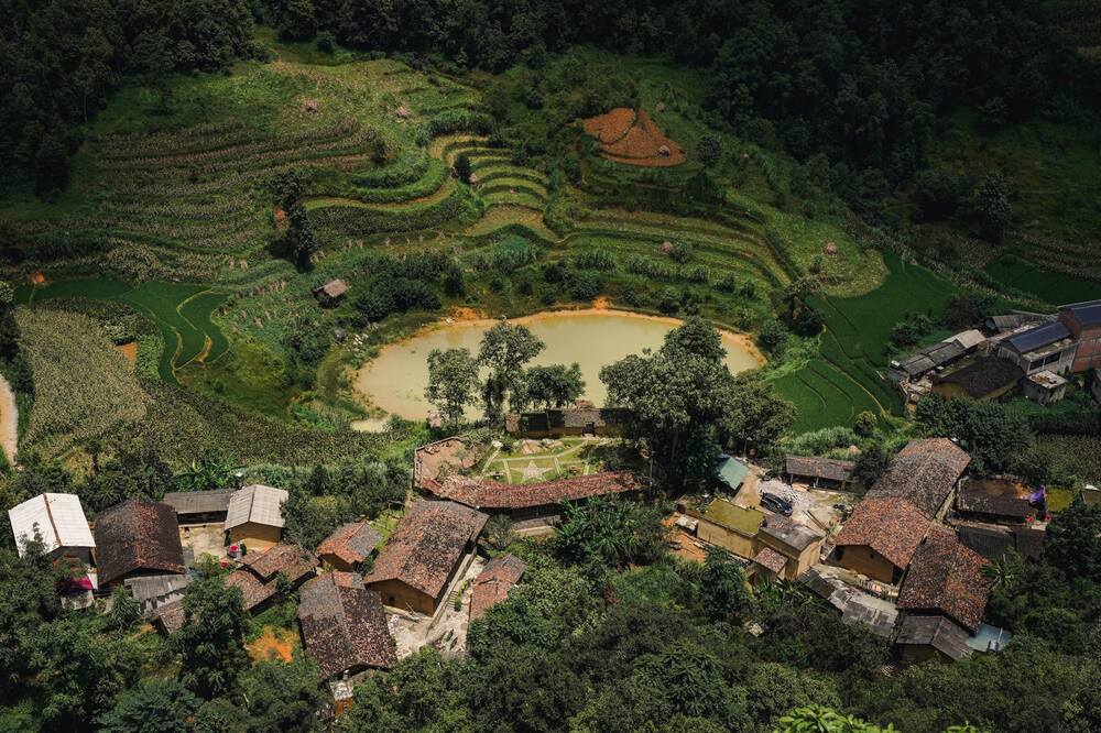 2609-lang-then-pa-ha-giang-lam-me-dam-du-khach-bang-ve-dep-hoang-so-cua-minh-01_67069cb5626cd.jpg