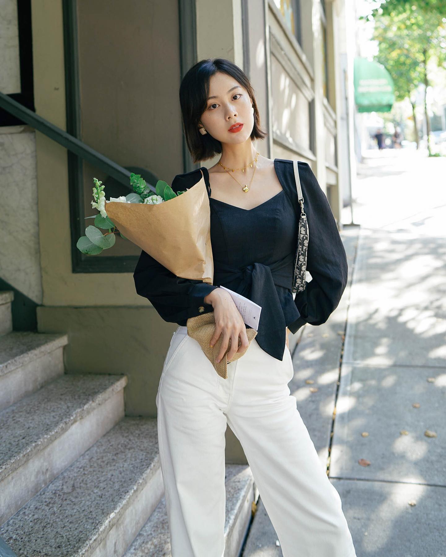 Tô son môi đỏ đi chơi Tết, chị em nên mặc 10 kiểu trang phục để ghi trọn điểm sang xịn mịn