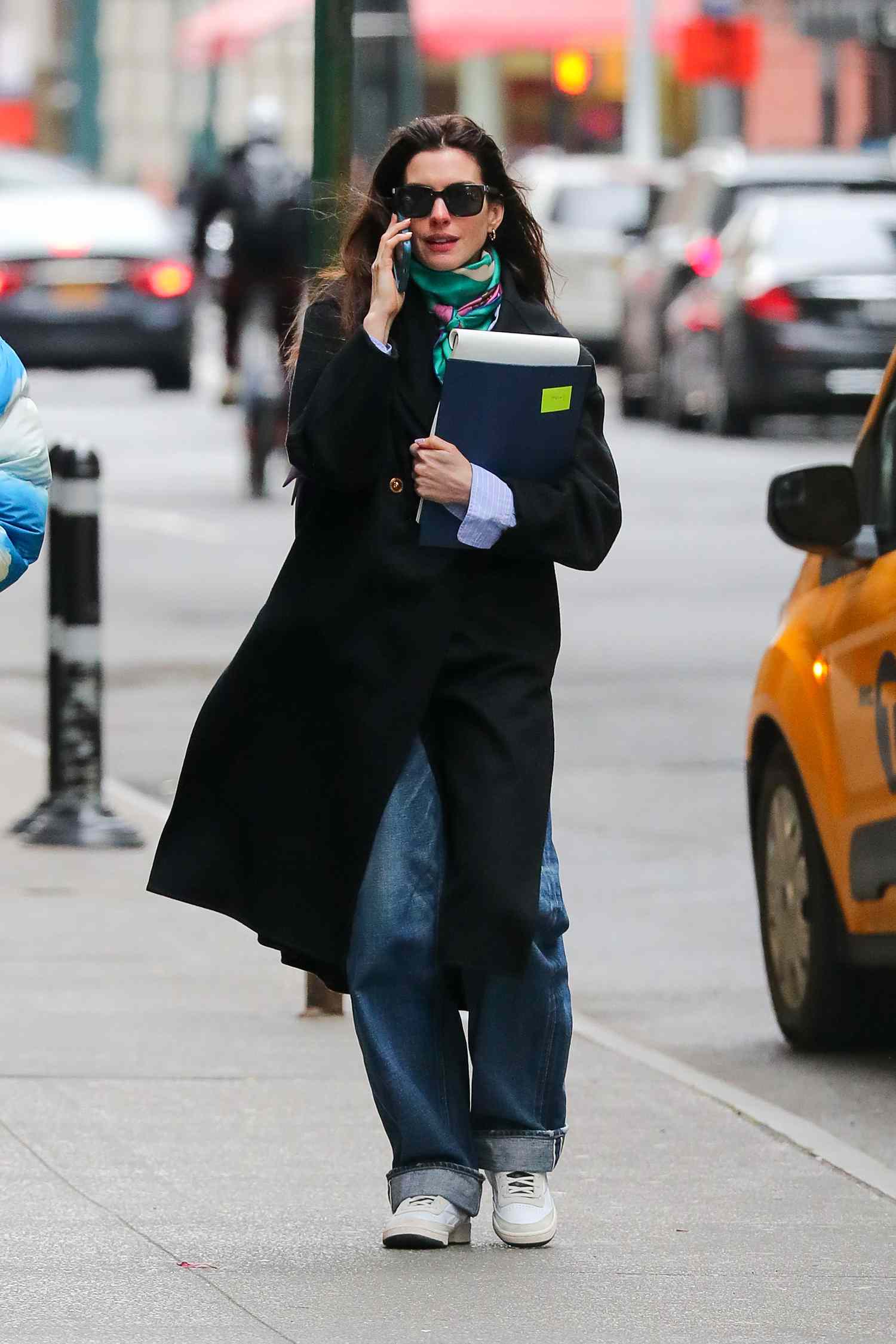 022823-lotd-anne-hathaway-lead-ad8d178b43784276b13eccf7d84e93e1-17081677303801738609402.jpg