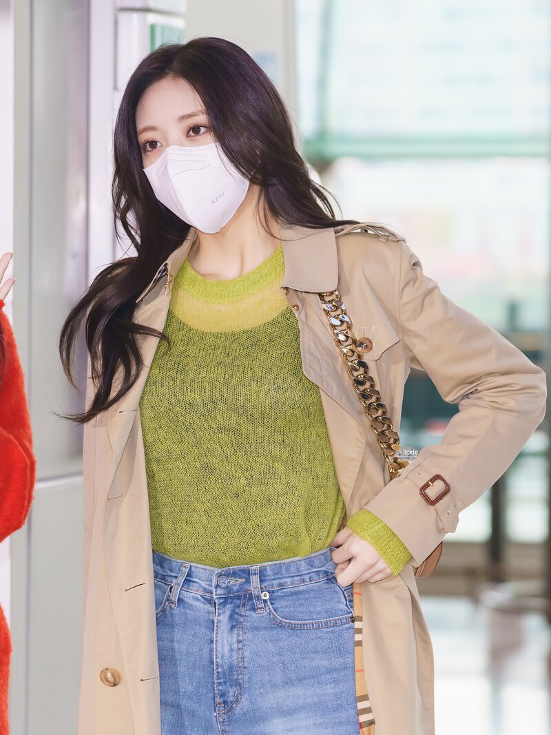 211109-itzy-yuna-documents-6-17082340925291019109641.jpeg