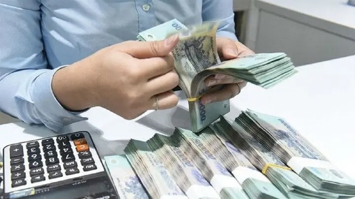 Có nên tiết kiệm tiền gửi có kỳ hạn 1 năm?