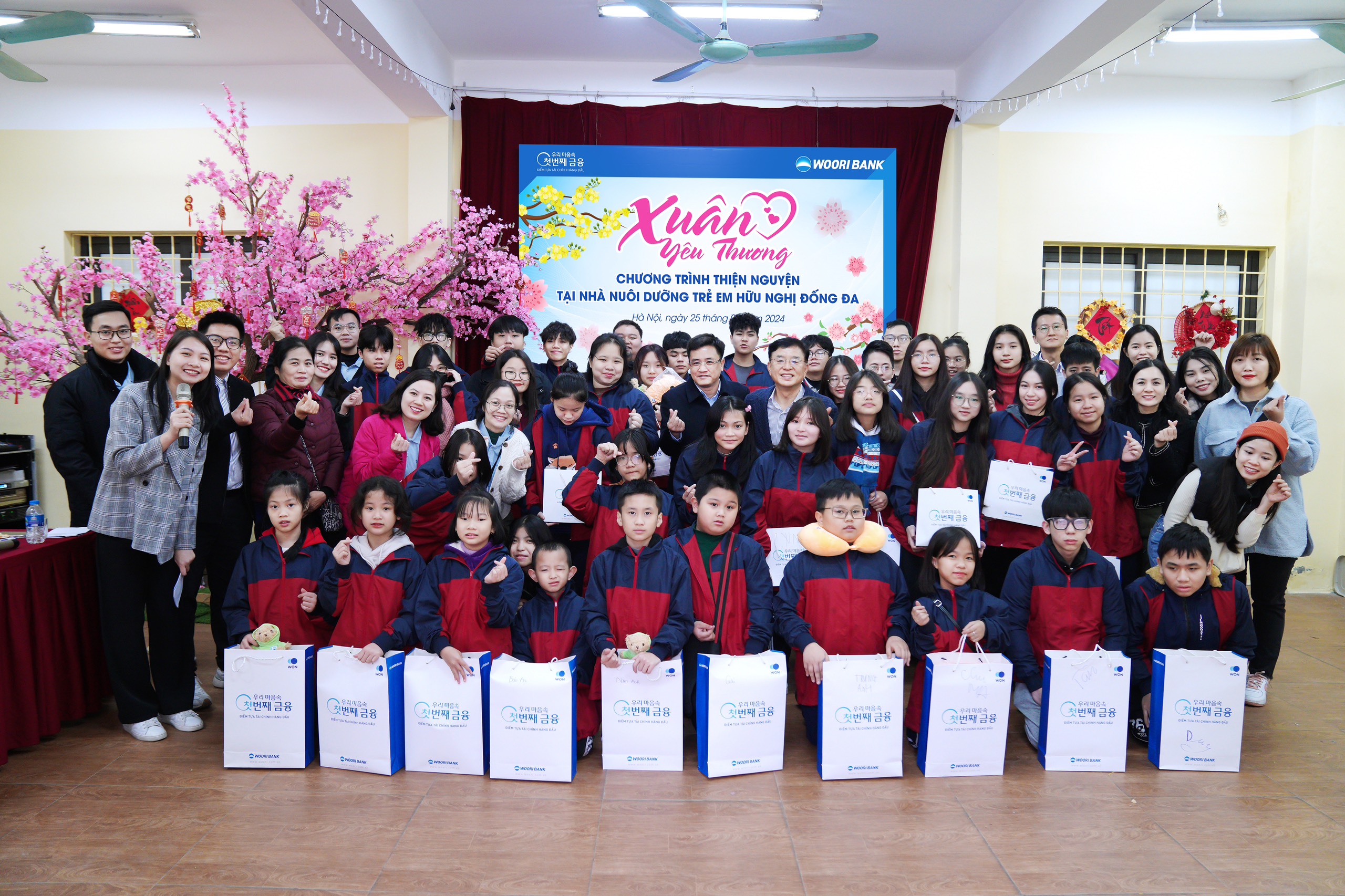 Ngân hàng Woori Việt Nam mang “Xuân yêu thương” đến Nhà nuôi dưỡng trẻ em Hữu Nghị Đống Đa