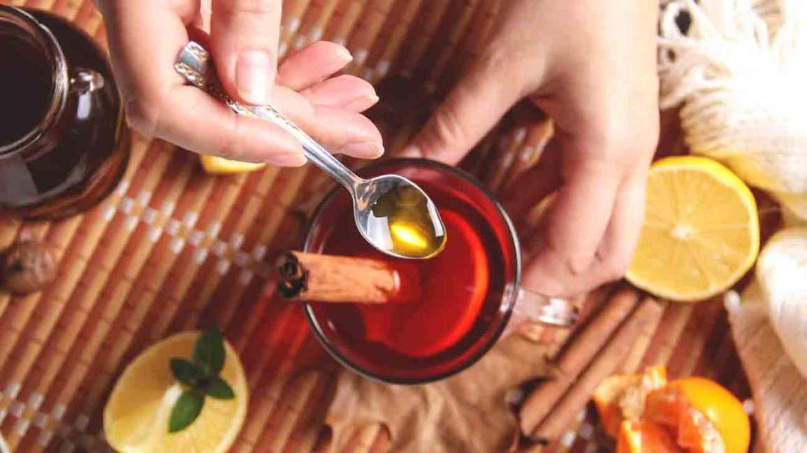 Mật ong trộn cùng một loại gia vị là “thuốc bổ thượng hạng”: Chữa ho, trị cảm hiệu quả, “đánh bay” cả mỡ máu
