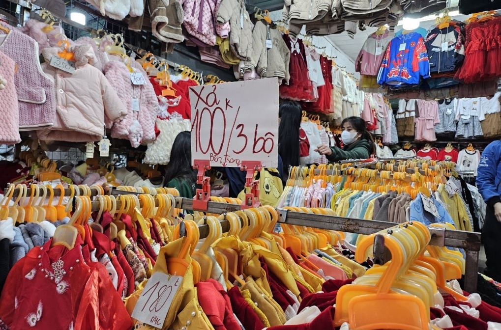 Buôn bán ế ẩm, tiểu thương tính nghỉ Tết sớm