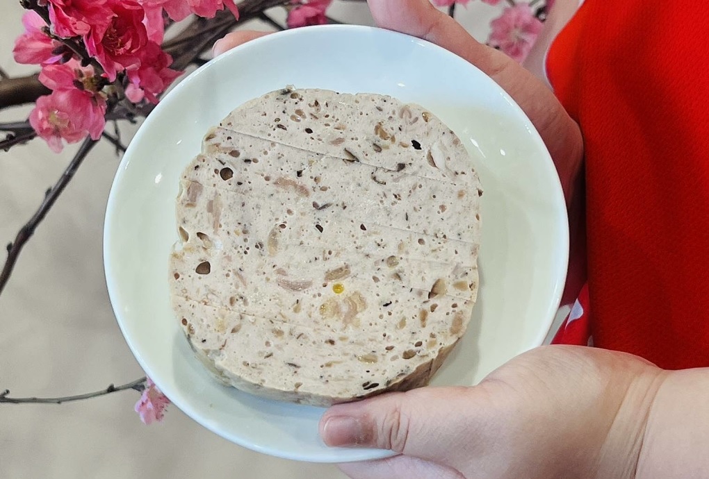Gần nửa triệu đồng một kg giò gà Đông Tảo dịp Tết